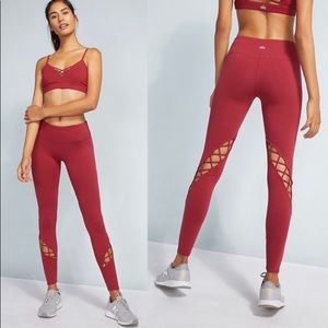 ALO Yoga Entwine Leggings in Red Velvet